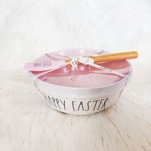 Easter bowl with spatula.